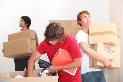 Local moving van for student belongings near Paddington